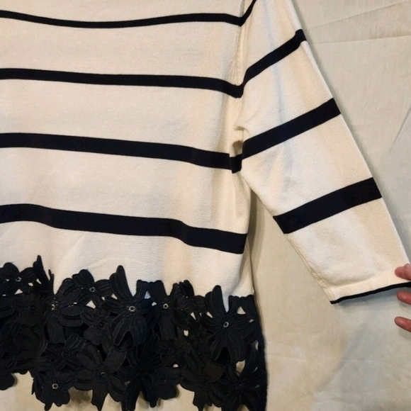 Vintage Womens Sweater Striped White/ Black Top Cutout Lace Embroidered Hem XL - Picture 2 of 5